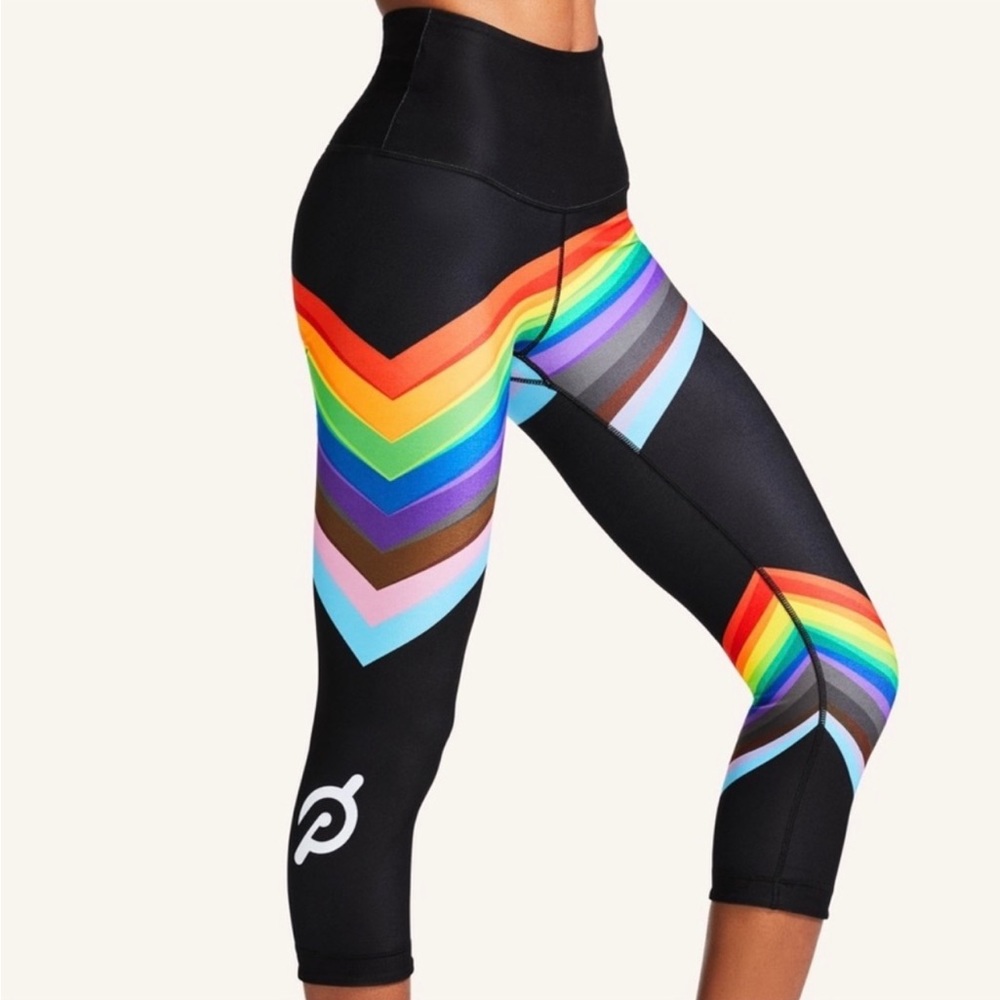 New High Waist Reversible Capri Peloton Pride Flag Noir